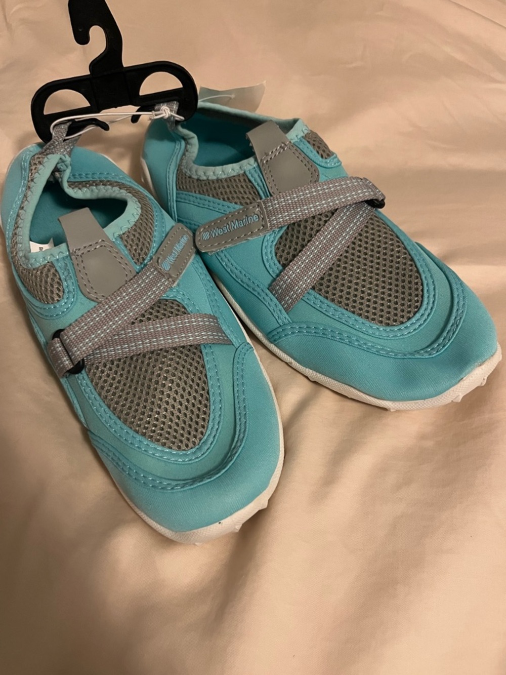 NWT West Marine Water/Pool Shoes - Size 7 - Aqua and Gray